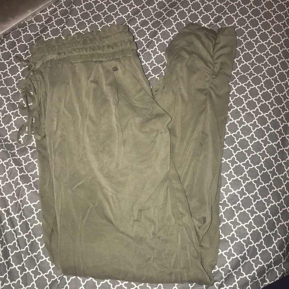 American Eagle Joggers!